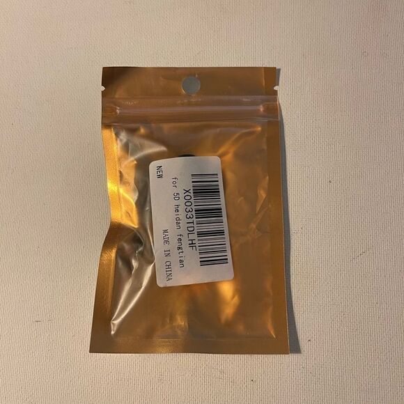 Toyota Logo valve Stem caps in black set of 4 NWT - Picture 4 of 4